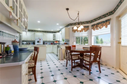 Kitchen Island Photo of 9149 Briar Road, Burnaby, BC