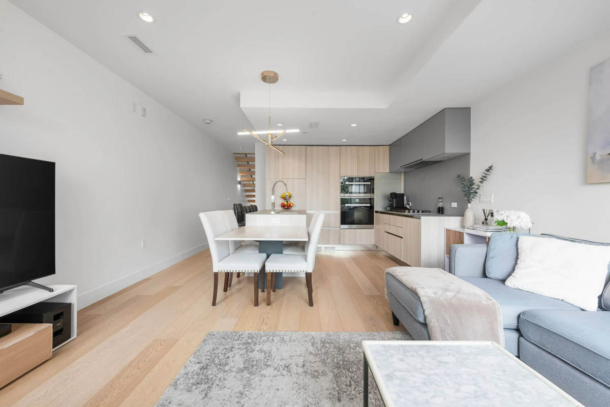 Dining Area Photo of 138 W Woodstock Avenue, Vancouver, BC