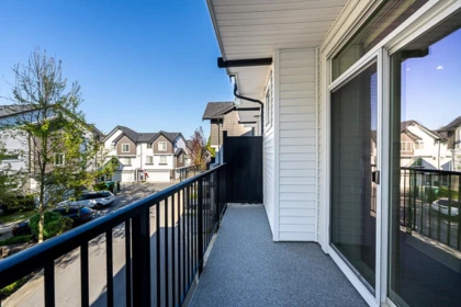 Powder Room Photo of 142 6030 142 Street, Surrey, BC