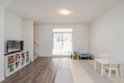 Breakfast Nook Photo of 60 158 171 Street, White Rock, BC