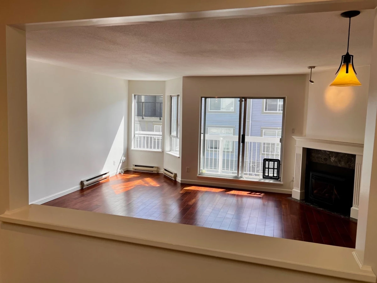 Family Room Photo of 313 9299 121 Street, Surrey, BC