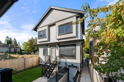 Front Yard Photo of 4318 Nanaimo Street, Vancouver, BC
