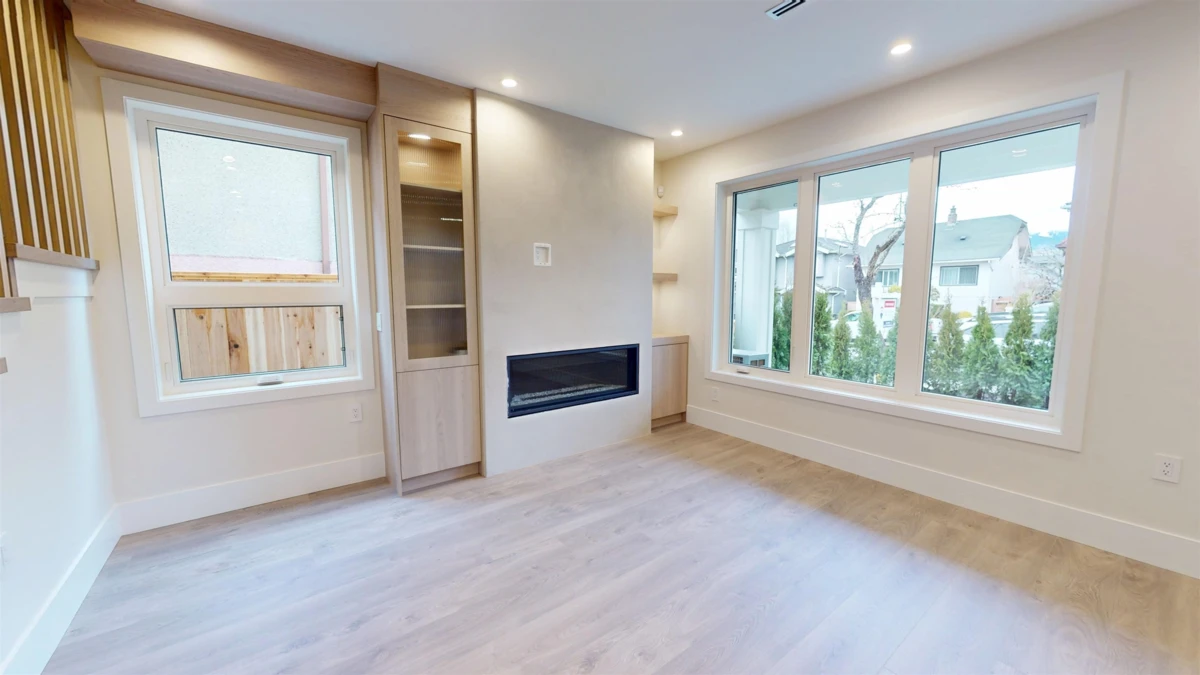 Dining Area Photo of 1 2528 Turner Street, Vancouver, BC