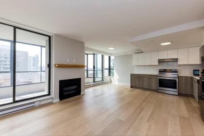 Kitchen Island Photo of 602 505 Lonsdale Avenue, North Vancouver, BC