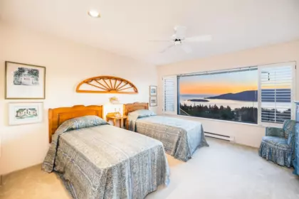 Hot Tub / Spa Photo of 5360 Meadfeild Road, West Vancouver, BC