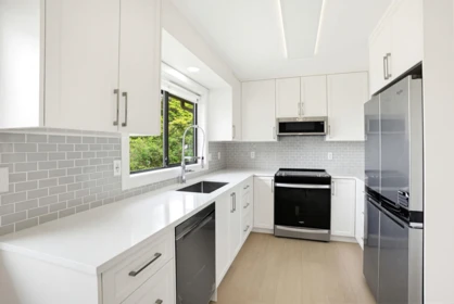 Kitchen Island Photo of 2847 Glenshiel Drive, Abbotsford, BC