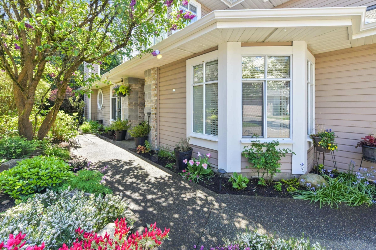 Exterior Rear Photo of 5 15273 24 Avenue, Surrey, BC