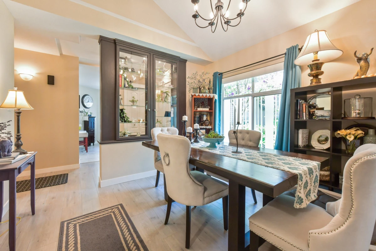 Family Room Photo of 5 15273 24 Avenue, Surrey, BC