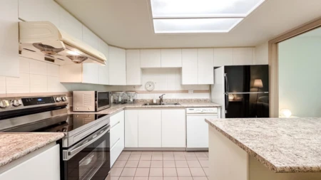 Kitchen Island Photo of 401 1159 Main Street, Vancouver, BC