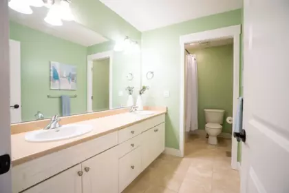 Laundry Room Photo of 17916 71 Avenue, Surrey, BC