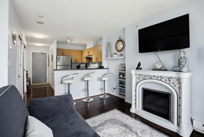 Kitchen Island Photo of 1703 1295 Richards Street, Vancouver, BC