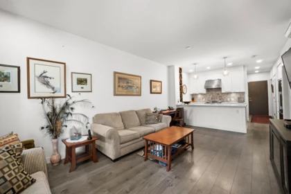 Kitchen Photo of 105 33540 Mayfair Avenue, Abbotsford, BC