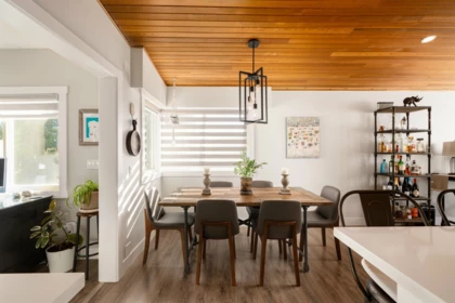 Kitchen Island Photo of 3642 Sykes Road, North Vancouver, BC