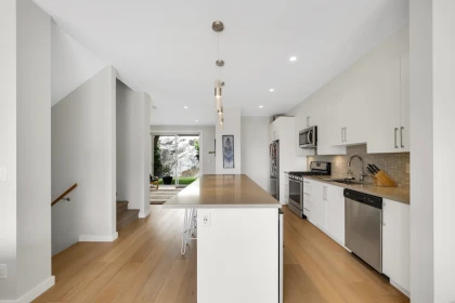 Kitchen Island Photo of 41322 Horizon Drive, Squamish, BC