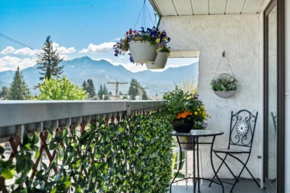 Backyard Photo of 302 46374 Margaret Avenue, Chilliwack, BC