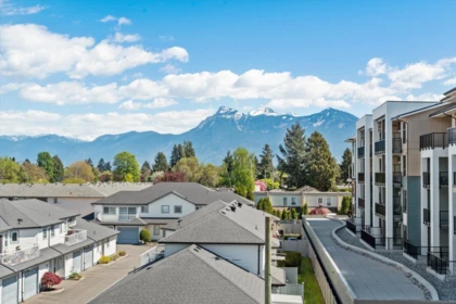 Garden / Landscaping Photo of 302 46374 Margaret Avenue, Chilliwack, BC