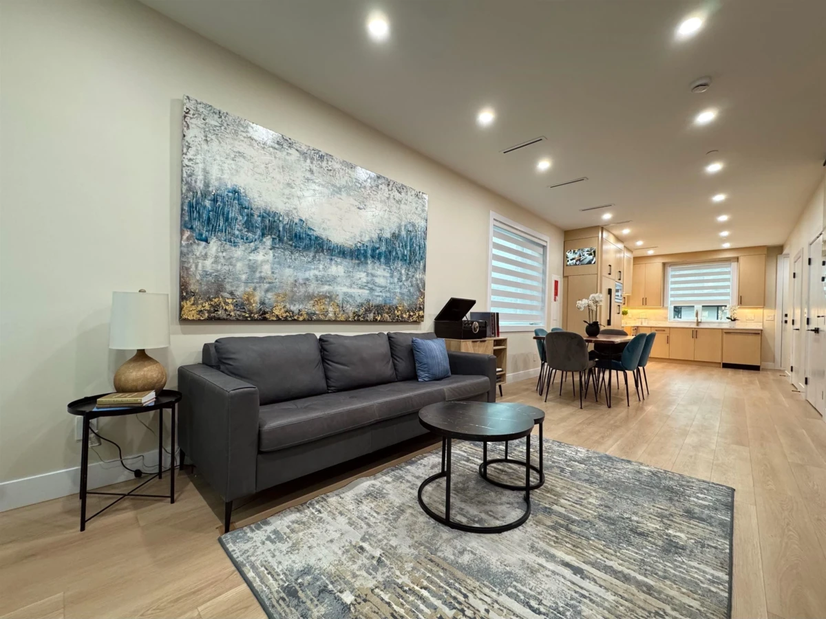 Family Room Photo of 2828 Cheyenne Avenue, Vancouver, BC