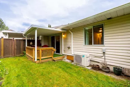 Hallway Photo of 18 22308 124 Avenue, Maple Ridge, BC