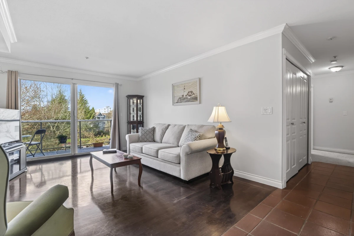 Living Room Photo of 314 20177 54a Avenue, Langley, BC