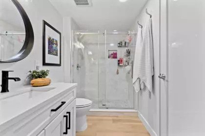 Laundry Room Photo of 1706 295 Guildford Way, Port Moody, BC