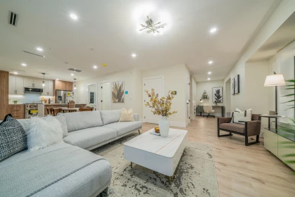 Hallway Photo of 7815 Shaughnessy Street, Vancouver, BC