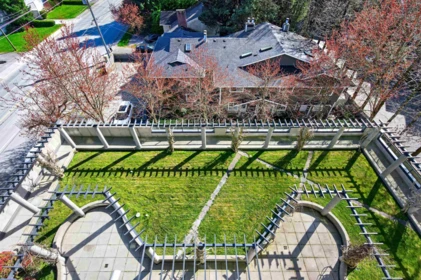 Front Yard Photo of 708 6611 Cooney Road, Richmond, BC