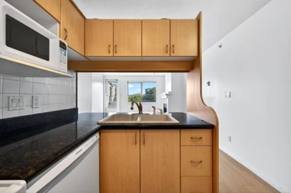 Kitchen Island Photo of 708 6611 Cooney Road, Richmond, BC
