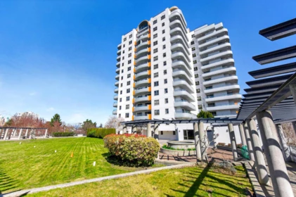 Outdoor Kitchen Photo of 708 6611 Cooney Road, Richmond, BC