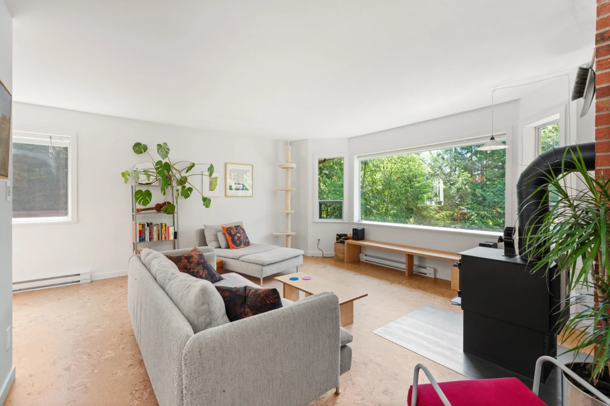 Family Room Photo of 8044 Dogwood Drive, Halfmoon Bay, BC