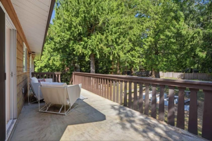 Garden / Landscaping Photo of 8044 Dogwood Drive, Halfmoon Bay, BC