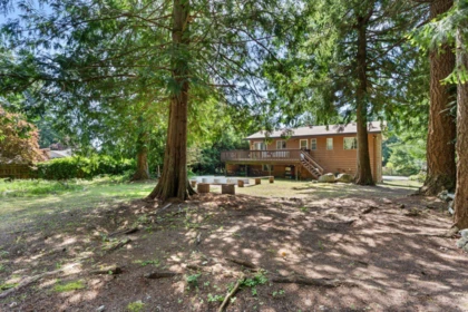 Hot Tub / Spa Photo of 8044 Dogwood Drive, Halfmoon Bay, BC