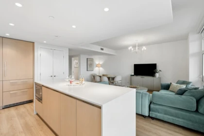 Breakfast Nook Photo of 611 1500 Fern Street, North Vancouver, BC