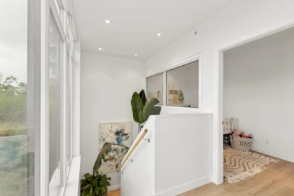 Hallway Photo of 611 1500 Fern Street, North Vancouver, BC
