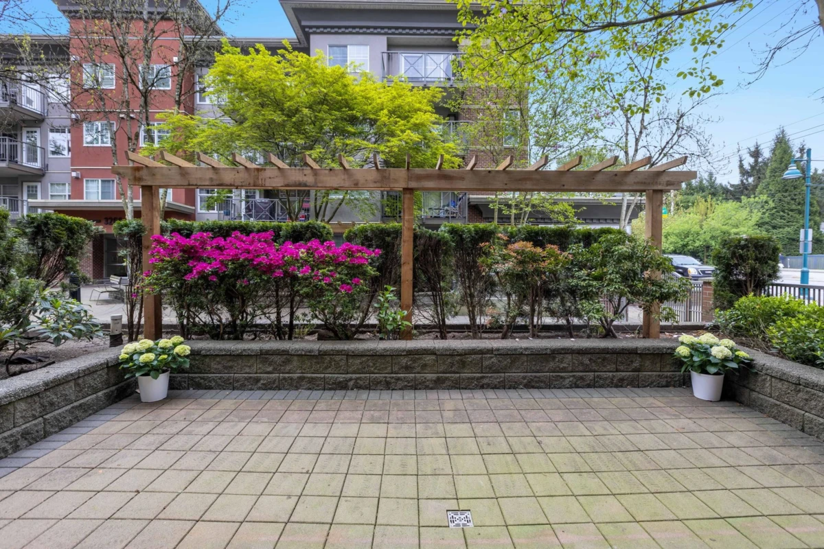 Family Room Photo of 102 3250 St Johns Street, Port Moody, BC