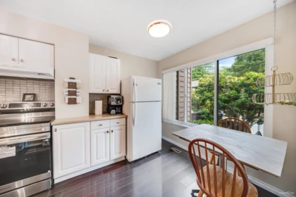 4253 Birchwood Crescent, Burnaby, BC, Burnaby — Townhouse for sale