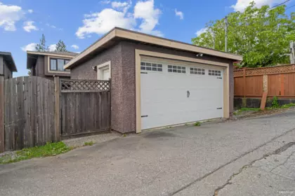 Fitness Center Photo Near 8 Glynde Avenue, Burnaby, BC