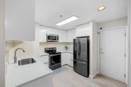 206 3668 Rae Avenue, Vancouver, BC, Vancouver — Apartment/Condo for sale