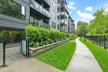Outdoor Deck Photo of 211 3596 Malsum Drive, North Vancouver, BC