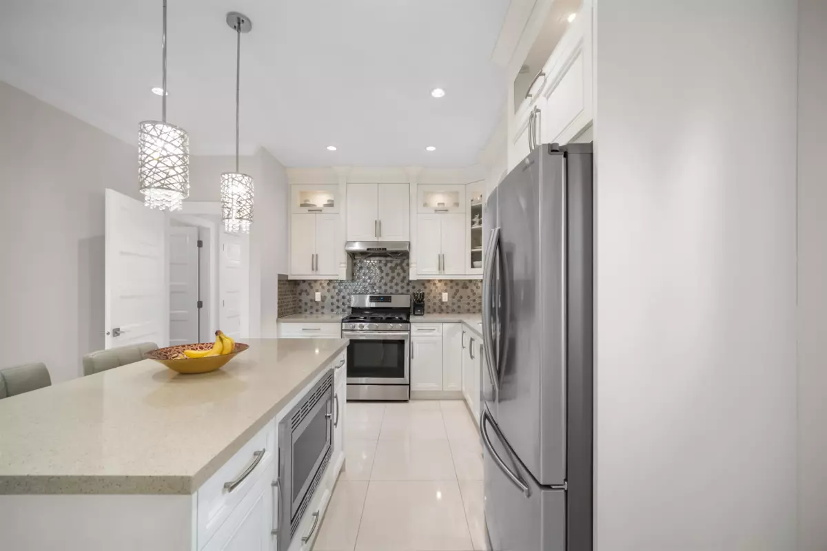 Family Room Photo of 4986 Inman Avenue, Burnaby, BC