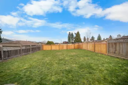 Basement Recreation Room Photo of 4986 Inman Avenue, Burnaby, BC