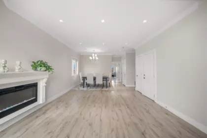 Breakfast Nook Photo of 4986 Inman Avenue, Burnaby, BC
