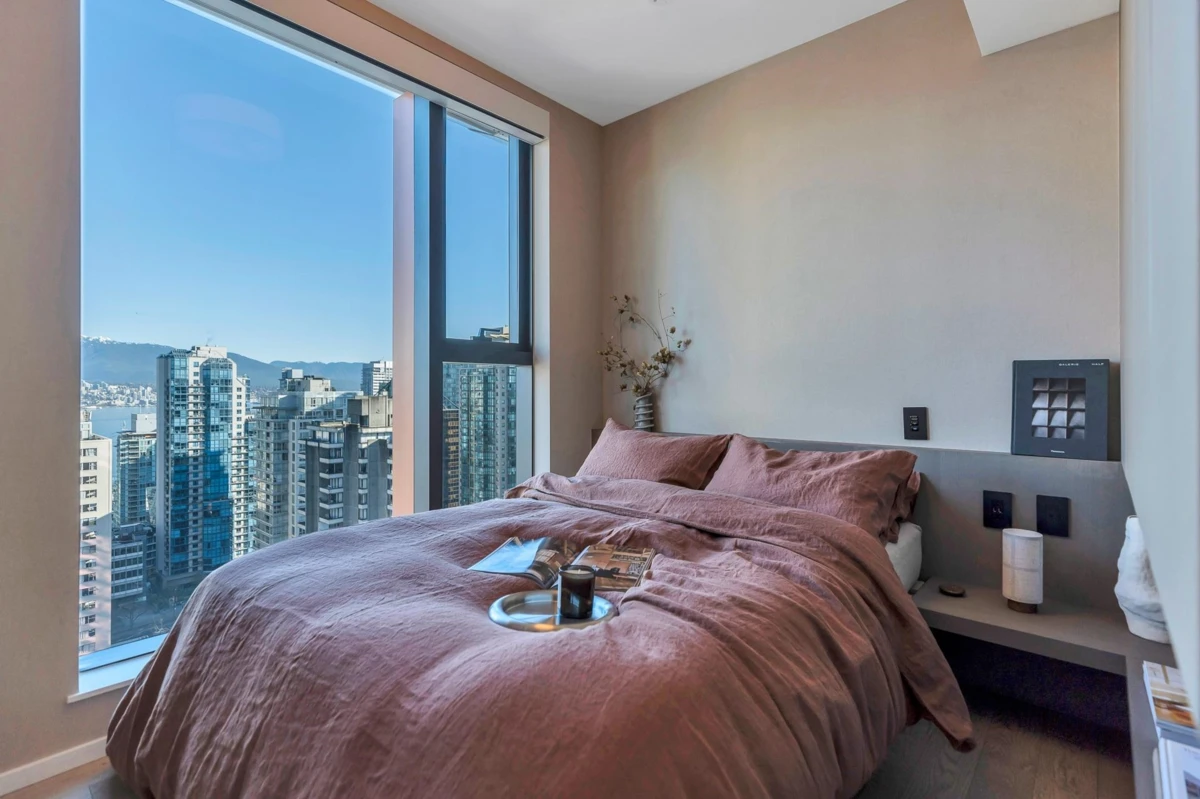 Family Room Photo of 2204 1482 Robson Street, Vancouver, BC