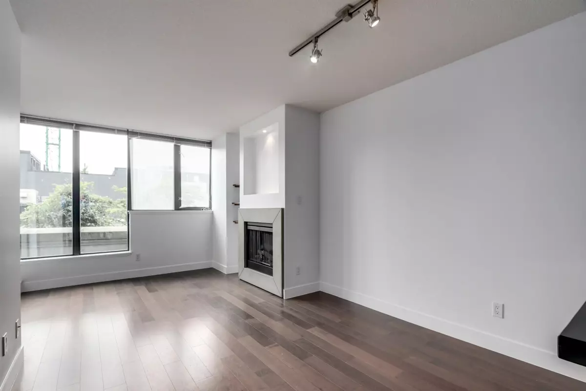 Living Room Photo of 221 3228 Tupper Street, Vancouver, BC