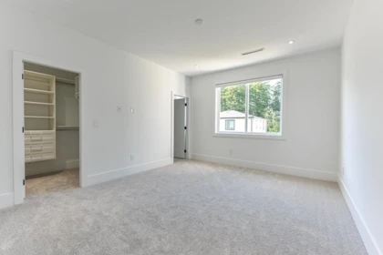 Entry Foyer Photo of 20133 27 Avenue, Langley, BC