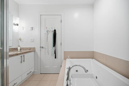 Primary Bathroom Photo of 62 7298 199a Street, Langley, BC