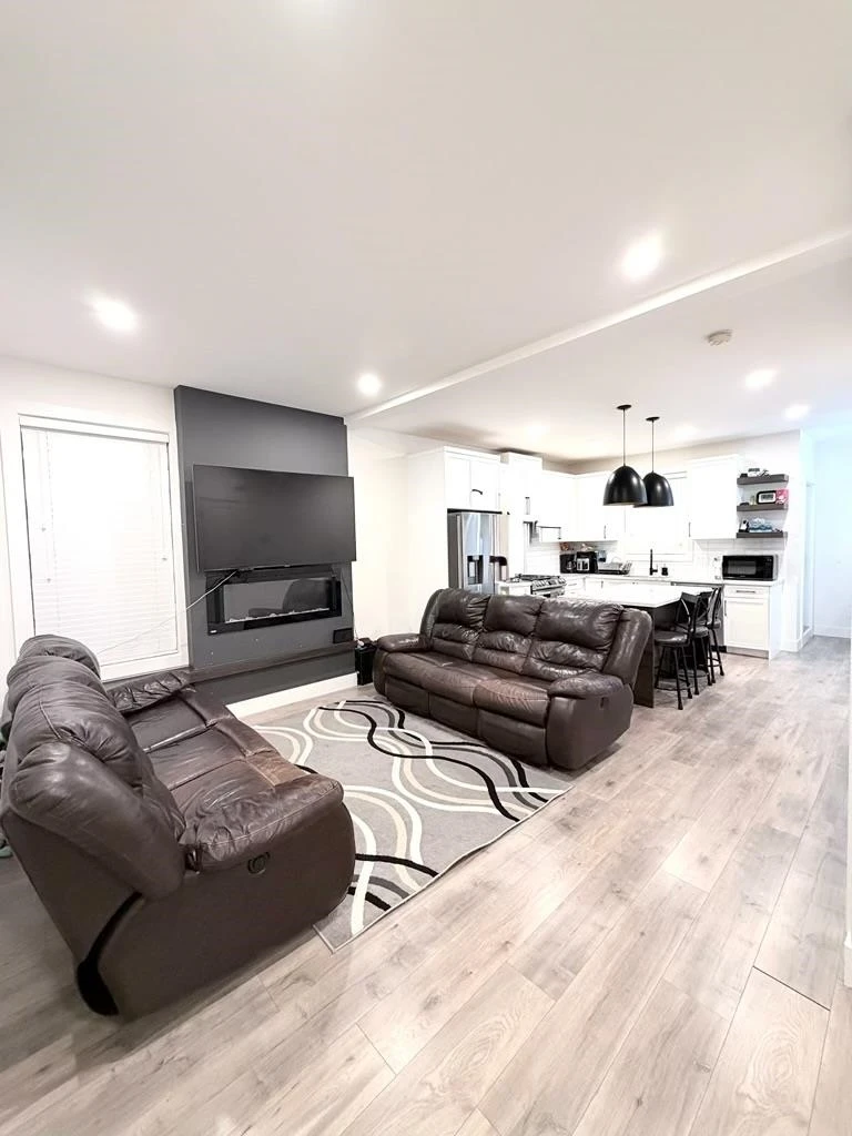 Dining Area Photo of 12 27640 Lantern Avenue, Abbotsford, BC