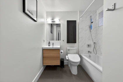 Hallway Photo of 2 252 E 19th Street, North Vancouver, BC