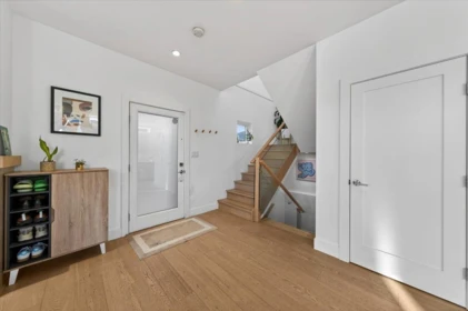 2 252 E 19th Street, North Vancouver, BC, North Vancouver — Half Duplex for sale