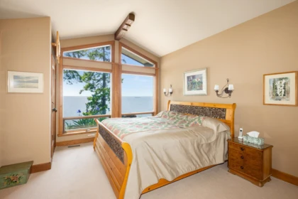 Basement Recreation Room Photo of 1299 Fairweather Road, Bowen Island, BC