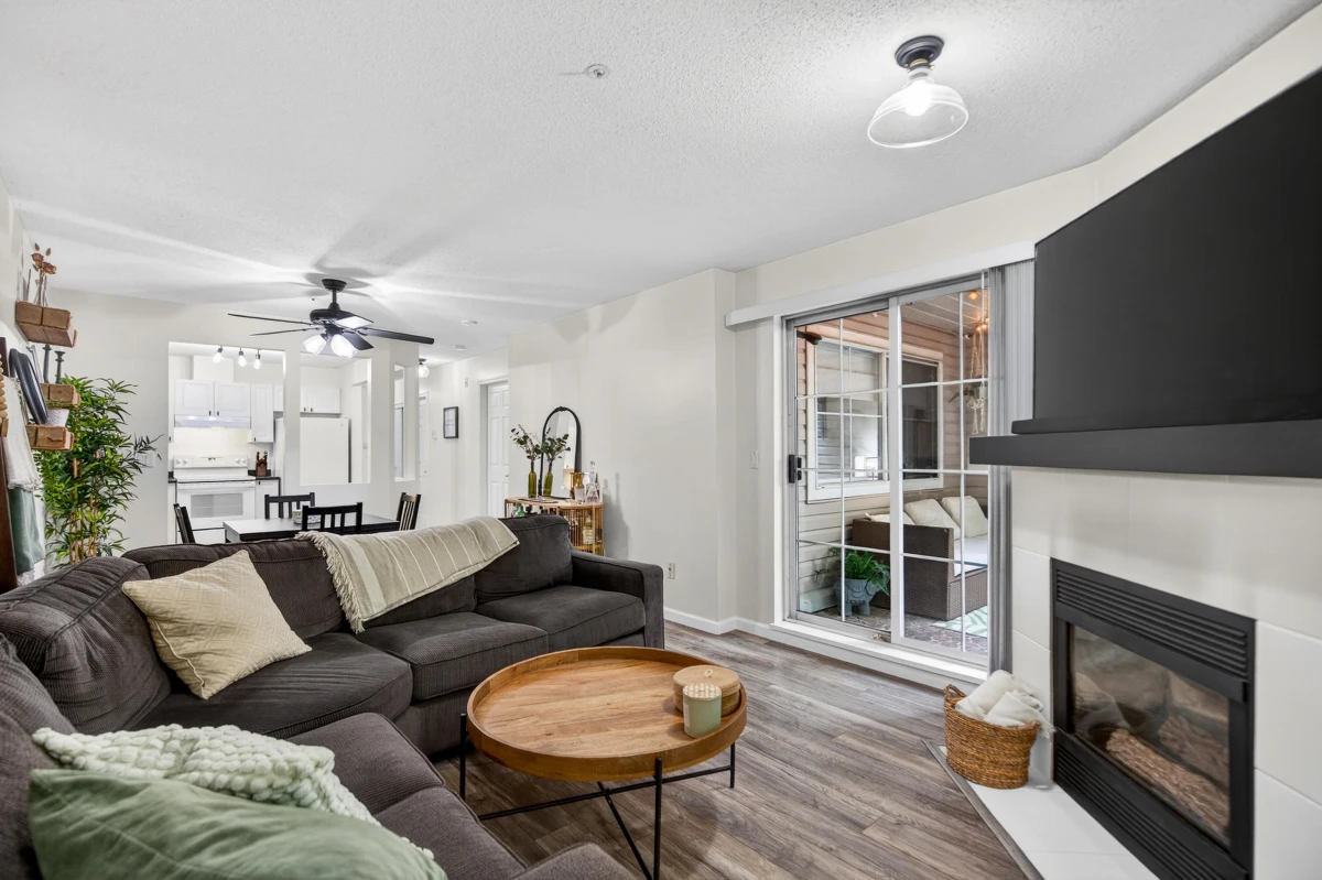 Family Room Photo of 121 2678 Dixon Street, Port Coquitlam, BC